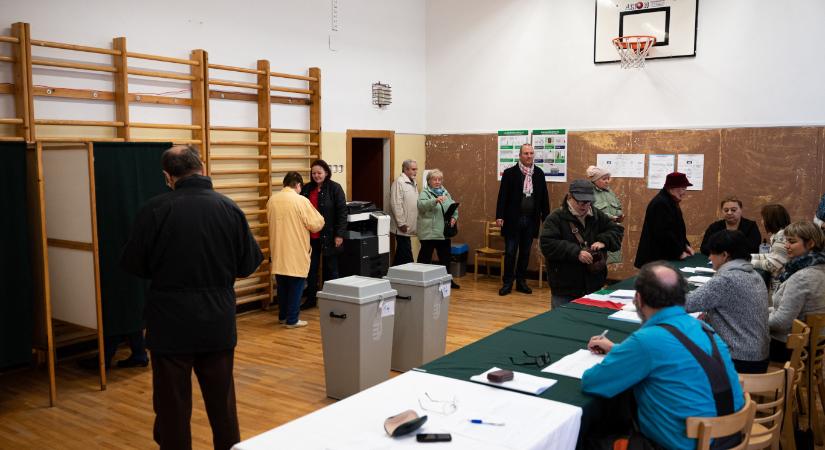 Csütörtökig lehet átjelentkezni azoknak, akik nem a lakcímük szerinti szavazókörben adnák le a voksukat