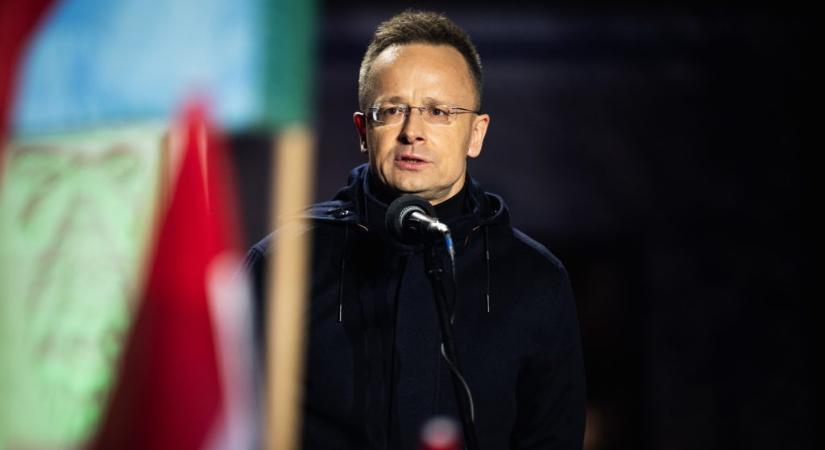 Nyilvánosan megtagadta Szijjártó Pétert a volt egyetemi tanára