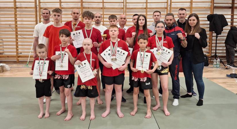 Éremeső a harcművészeti kupán