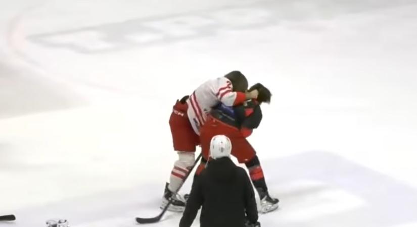 Hokiabszurd: a bemelegítéskor verekedett össze két hokis Miskolcon, eltiltották őket