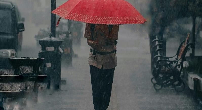 Erősödő szél és eső az egész országban – Jégeső is kialakulhat