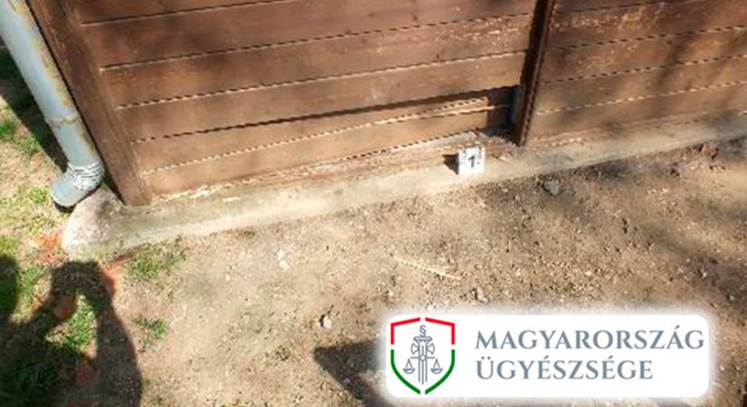 Letartóztatásba került a büfét a fiatalkorú gyerekével együtt feltörő anya