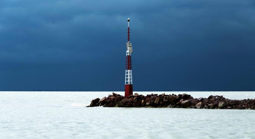 Elindul az idei tavi viharjelzés: ezt jelentik a különböző villogó fények