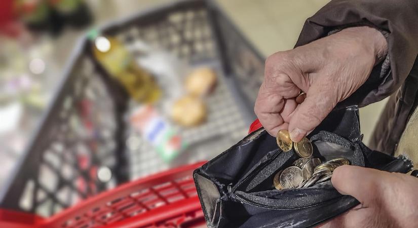 Kilencszeresre növő nyugdíjak, eltűnő fizetések - új hibák jelentek meg a szegénységi statisztikában