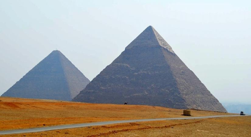 Hogyan épülhettek valójában a piramisok? Új elmélettel állt elő a debreceni építész!