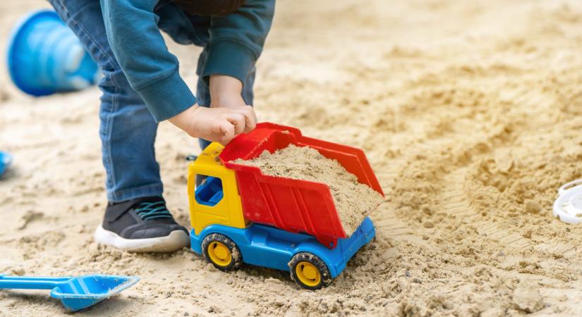 Homokvár Homokkal érdemes tavasszal új életet adni a homokozónak