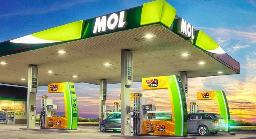 Így spórolhatunk akár 20 százalékot a benzinen: egyszerű trükkök, komoly megtakarítás