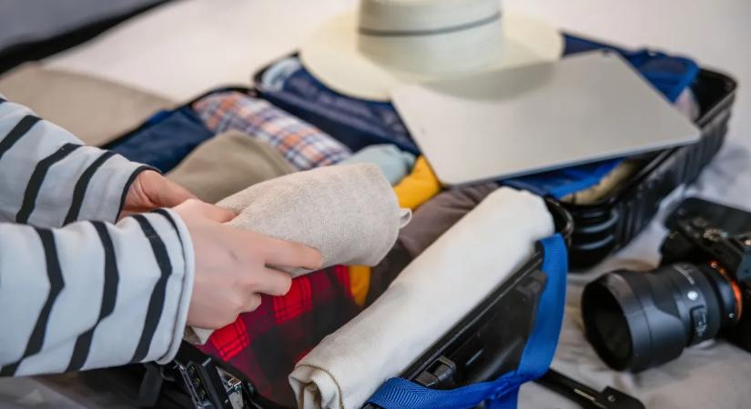 Így csomagolj több napra elegendő ruhát a kézipoggyászba gyűrődésmentesen