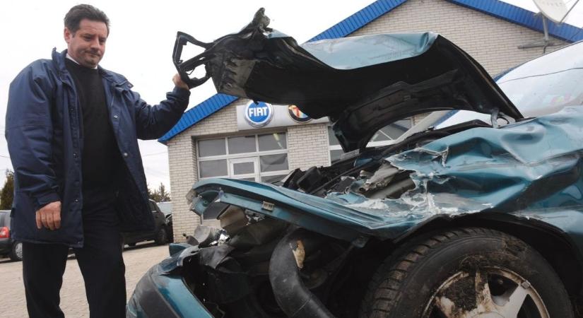 Jelentősen olcsóbb lett a kötelező biztosítás – kilencéves rekordot döntött a díjcsökkenés