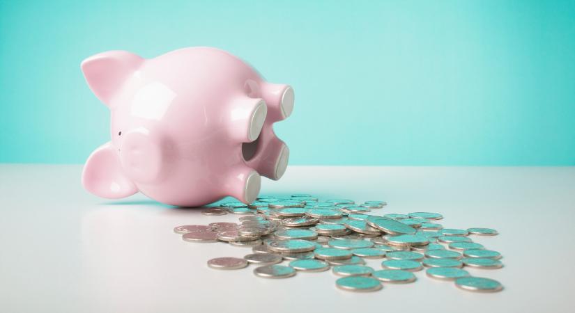 Komoly pénz landolt sok magyar számláján: hatalmas összeget utaltak ki