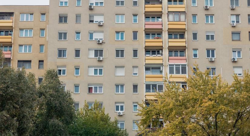 Kivárásra játszanak a lakásvásárlók, bővülő kínálattal találkozik a csökkenő kereslet