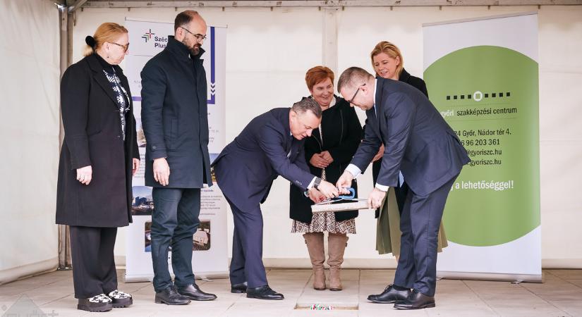 Járműipari tudásközpont: a jövőnek üzen az időkapszula