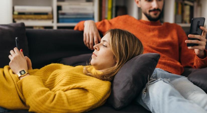 7 jel, hogy a partnered lélekben már mással van