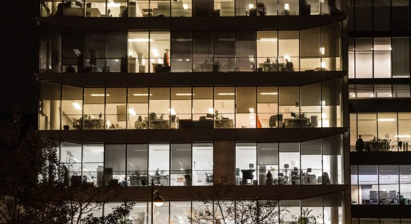 Újabb felmérés érkezett: egyre pesszimistábbak a magyar cégek vezetői