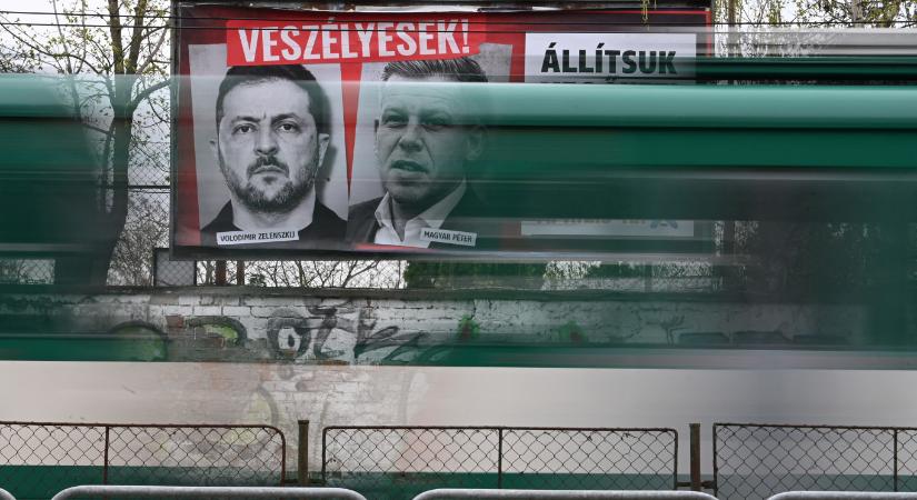 Leszedik a budapesti hidakról a választási plakátokat