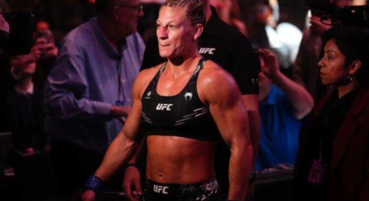 Kayla Harrison beszólt Ronda Rouseynak és Gina Caranonak is: 'ez minden idők legjobb női meccse?!'