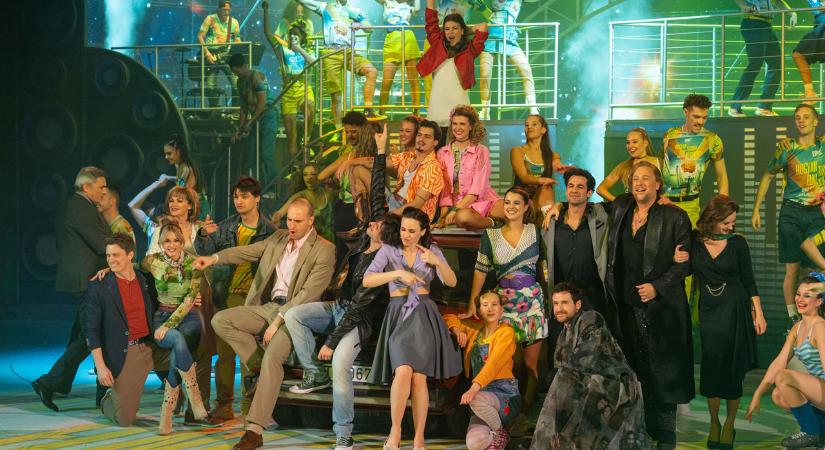 Többszörös áron kínálnak jegyeket a Hogyan tudnék élni nélküled? musicalre, kiakadtak a rajongók