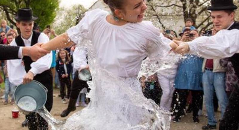 Húsvét – Színpadi programok, koncertek és locsolkodás a szentendrei Skanzenben