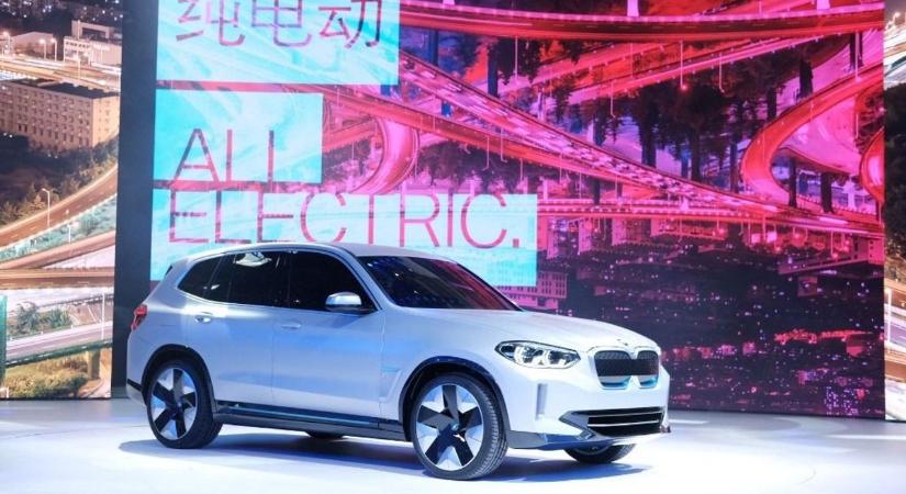 Agyonverték Kínában a nagy német autógyárat, Debrecenben is gyártott autóval vág vissza