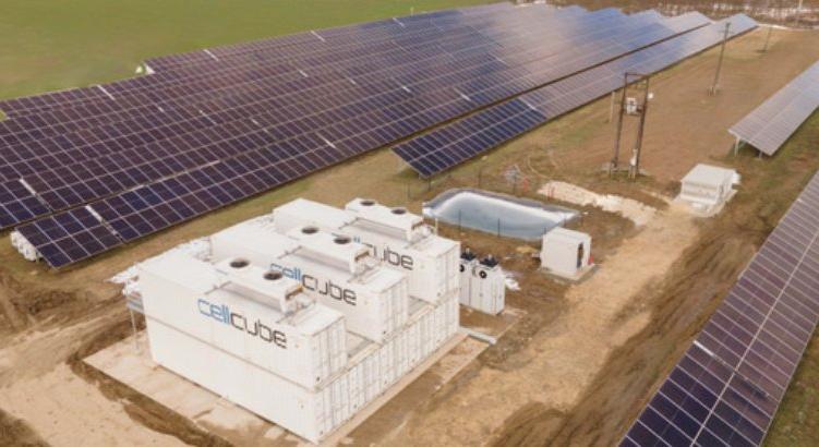 Innovatív hibrid erőművet adott át az IDEONA Csoport Söptén – Napenergia termelés és Vanadium Redox Flow technológia alapú tárolás egy rendszerben