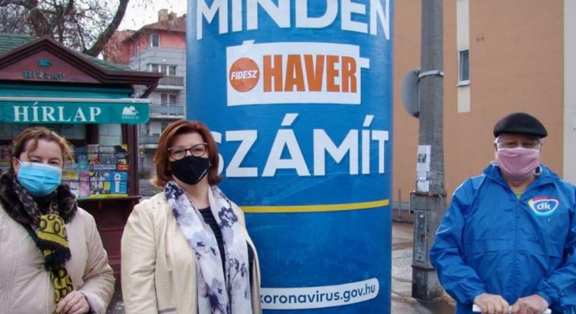 A pesterzsébeti DK kijavította Fidesz hazug propagandaplakátjait