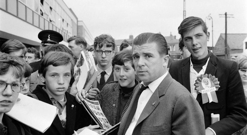 Sosem látott fotó került elő Puskás Ferencről, dédunokája így üzent a legendának