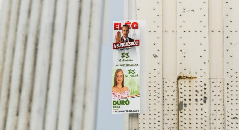 Eltávolítják a választási plakátokat a budapesti hidakról