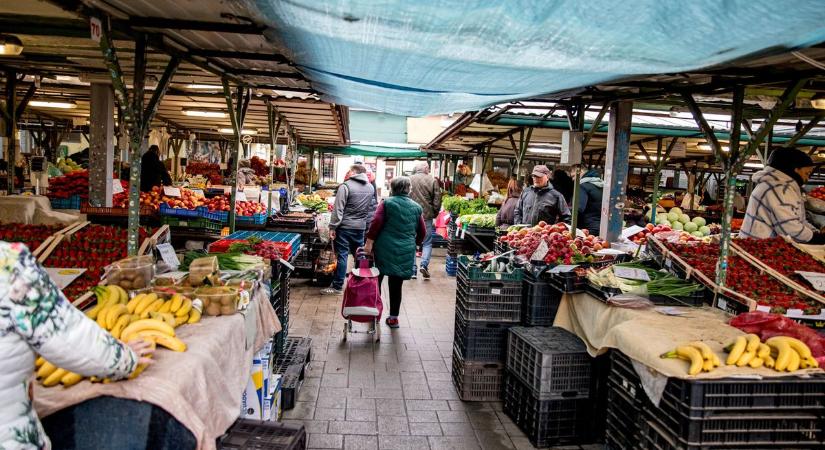 „Húsvétkor az emberek nem nézik az árat…” – meglepődtünk, mennyit kérnek most ezért a Búza téri piacon