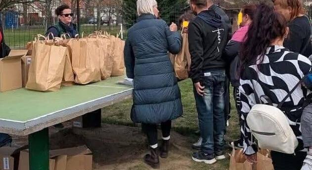 Hadházy: Borsodban „választási csomagot” oszt Csöbör Katalin, a Fidesz jelöltje