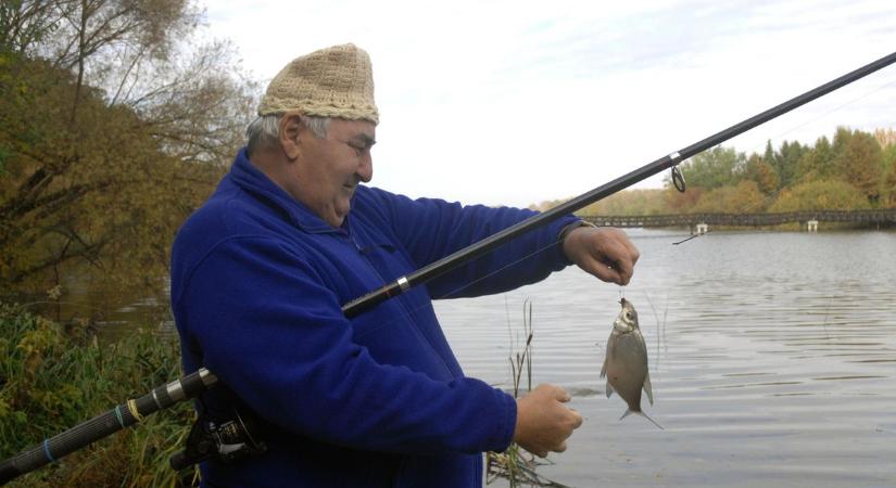 Százezrekbe kerülhet egyetlen kósza kapás – durva büntetések várnak a szabályszegő horgászokra az idén