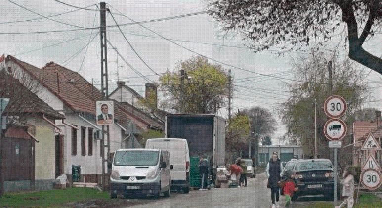 Egy kamionnyi élelmiszert szállítottak Kecskemétre a választások előtt