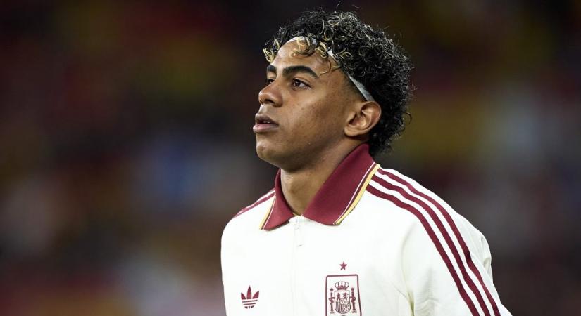 „A futball nem arra találták ki, hogy megsértsetek másokat” – Lamine Yamal a rasszista spanyol drukkereknek üzent