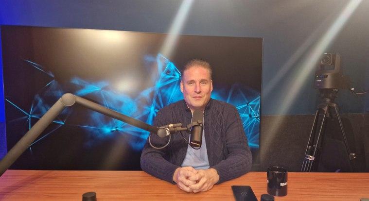 Mesterség intelligencia a családban: a Képernyőidő alapítója volt a MI ÉS MÁS podcast vendége