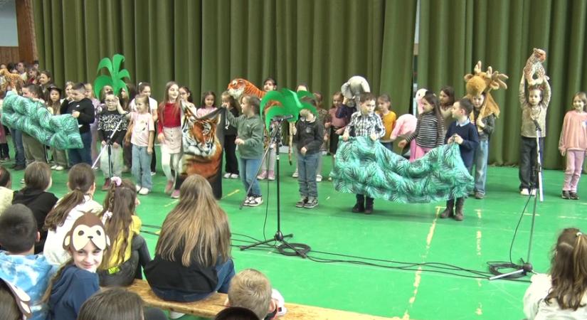 Zenés, táncos nyelvi est a Hevesi-iskolában