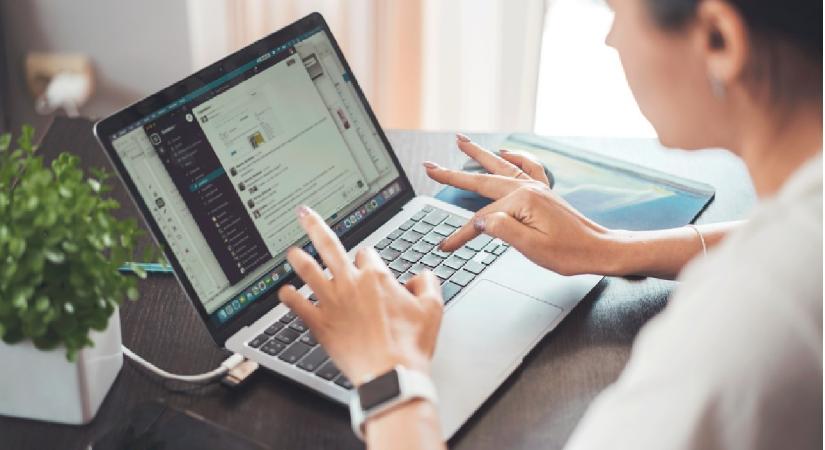 Közel egymillió éjszakát töltöttek online foglalt uniós szálláson 2025-ben