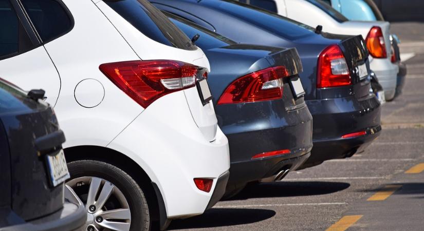 Örülhetnek az autósok: kilenc éve nem történt ilyen a kötelező biztosítások piacán