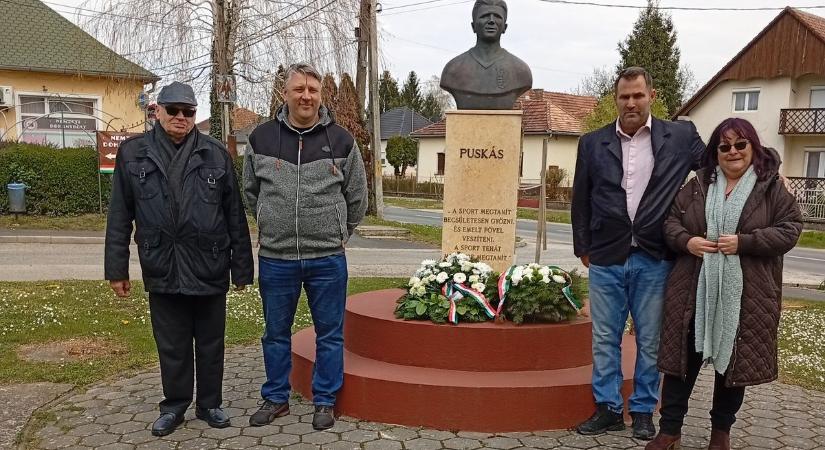 Puskás Ferenc 99. születésnapján Zalaszabaron emlékeztek az Aranycsapat legendájára