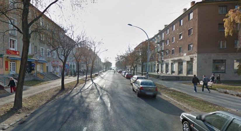 Tűz miatt emberek hagyták el a kazincbarcikai épületet