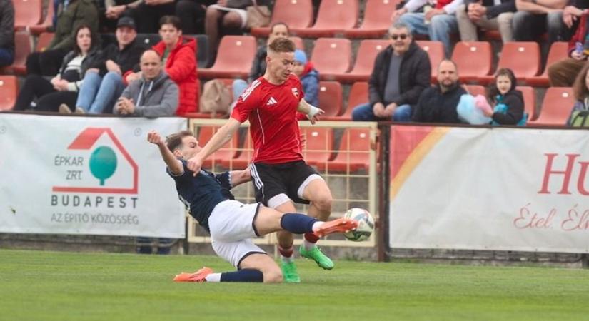 „Aranyból vannak a lábai az fix” – a PMFC gólkirály-jelöltjét vállukra emelik a drukkerek