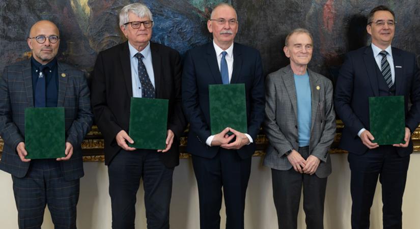 Nobel-díjas mentor és stratégiai összefogás: újabb szintet lép a debreceni tudósképzés