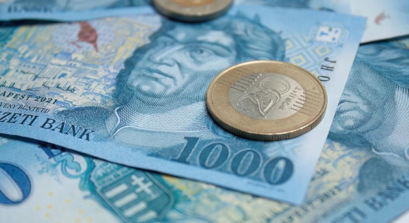 Hatalmas pofont kap a középosztály: ha ennyit keresel, súlyos millióktól eshetsz el egy új hitelszabály miatt