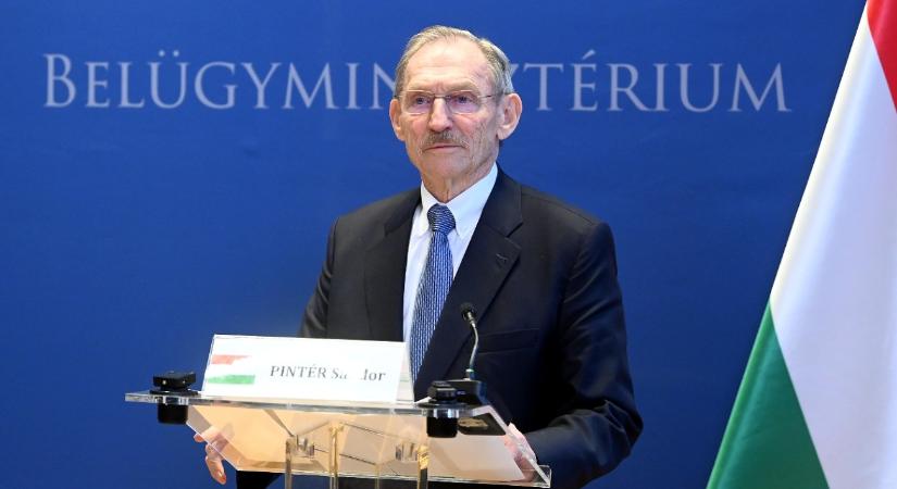 Vigyázat, kamu e-mailek terjednek a miniszter nevében!