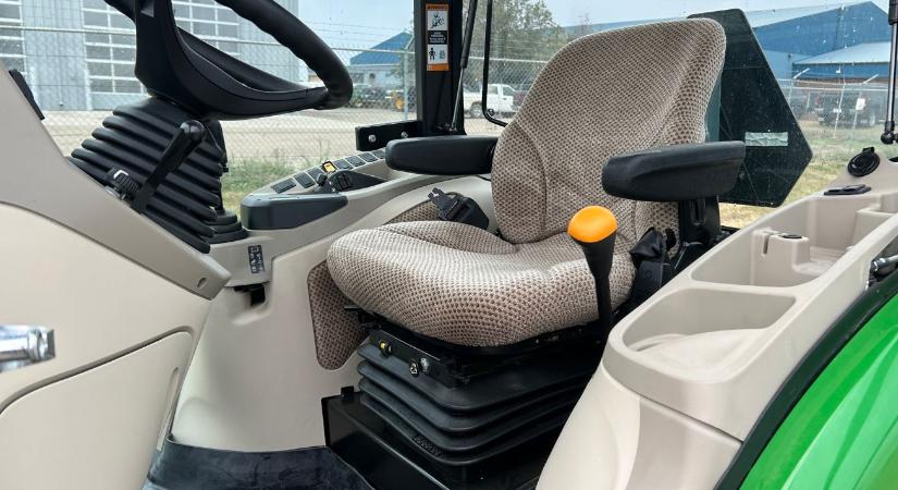 Tiszta fülke, egészséges otthon: Miért nem elég a porszívó a traktorba és a kanapéra?