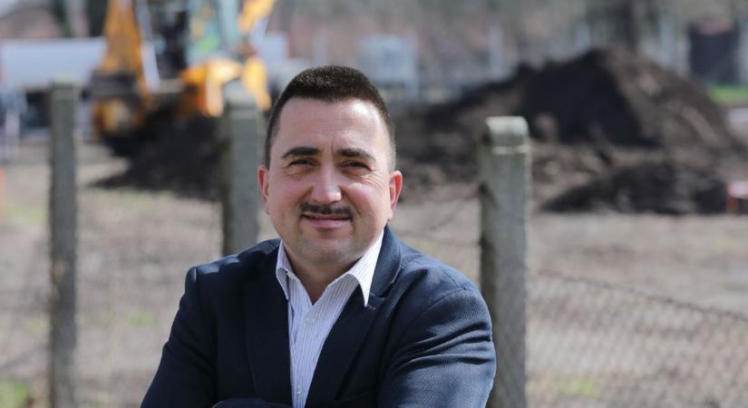 15 év, brutális változások: így épült újjá Sárbogárd Sükösd Tamás vezetésével (videó)