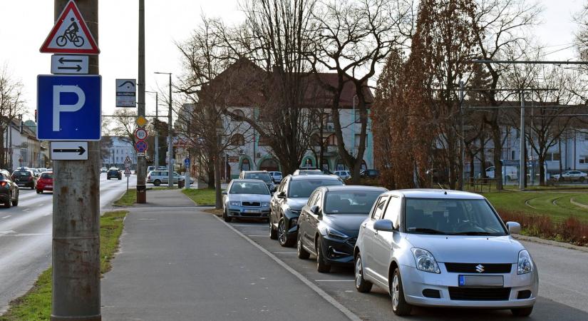 Így parkol Debrecen húsvétkor