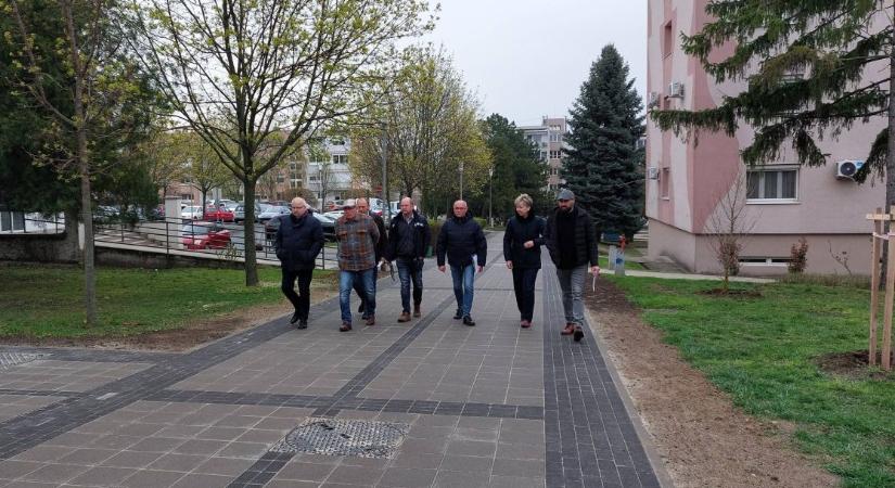 Befejeződött a járda felújítása