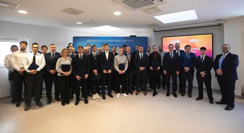 Taroltak a Debreceni Szakképzési Centrum diákjai – több dobogós helyezést is elértek a Szakma Sztár Fesztiválon