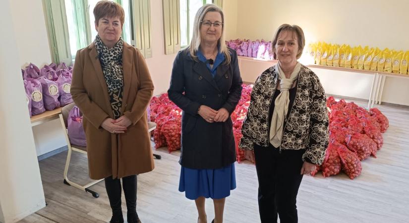 Több mint száz ajándékcsomag indul útnak: így segít húsvétkor a makói Angyalsóhaj