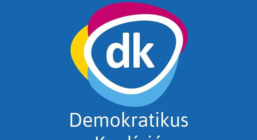 Dunaújvárosban is visszalépett a DK országgyűlési képviselőjelöltje