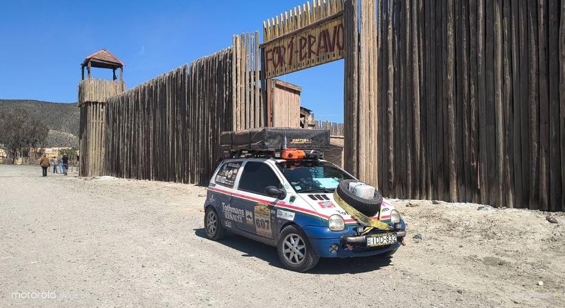 Afrikából a vadnyugatra: Clint Eastwood nyomában a kis tatabányai Twingo